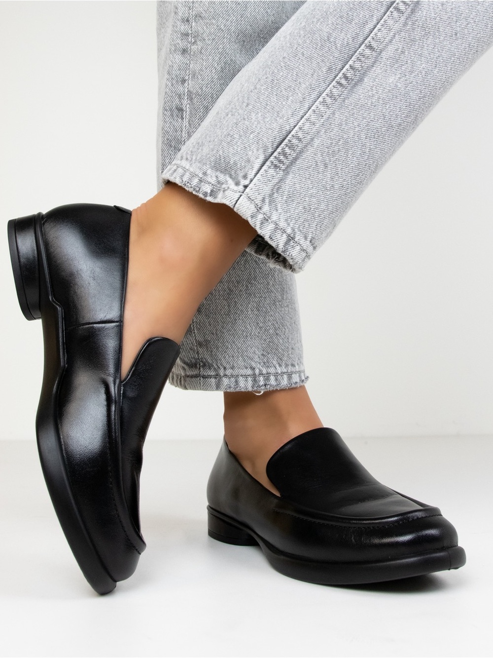 Most comfy shoes!  ECCO Sculpted Lx
Women's Leather Loafer size 38 US7-7.5